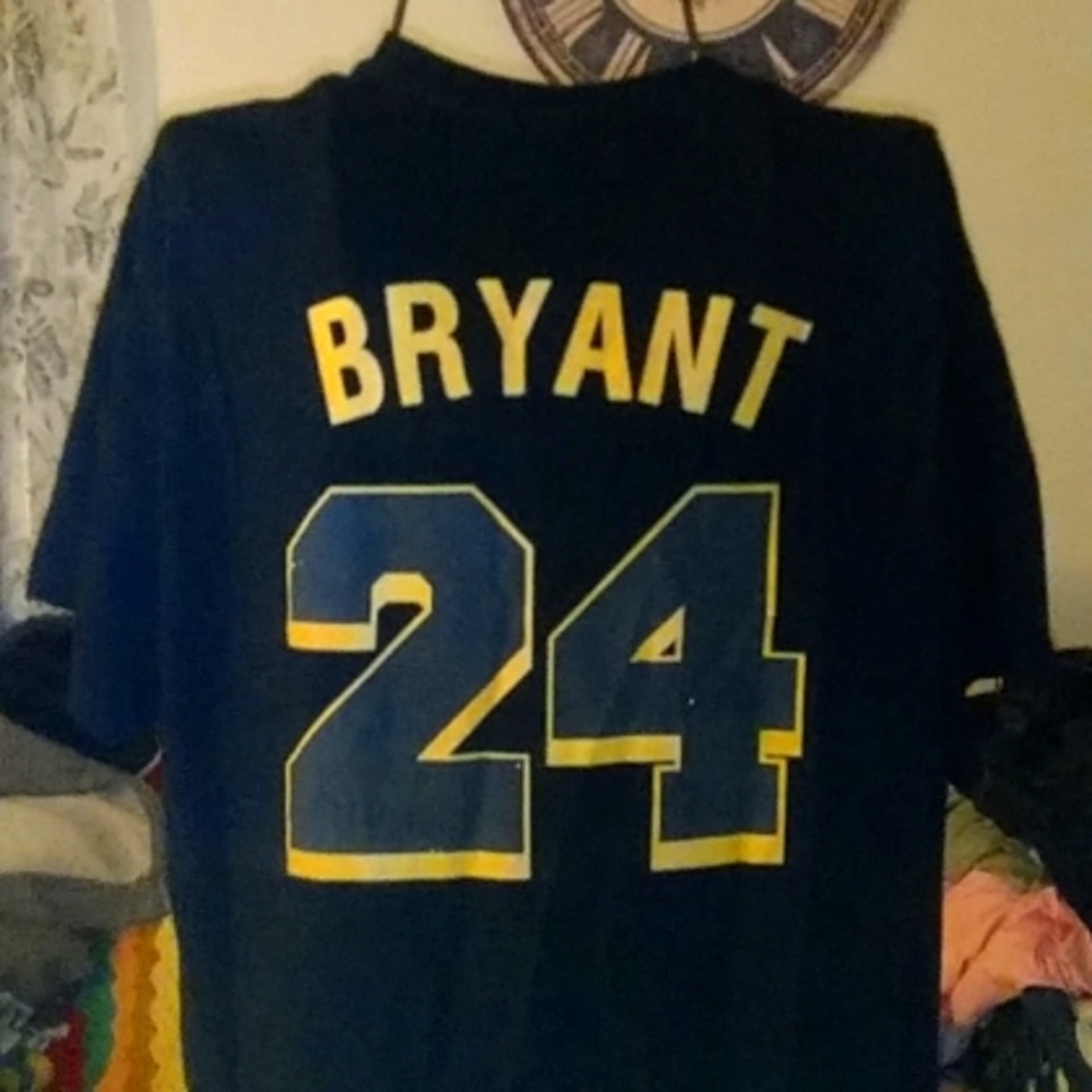 Vintage Mens Medium Black Kobe Bryant 24 T-Shirt Los Angeles Lakers Jersey NBA